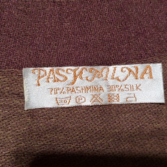 Pashmina - Picture 2 of 2